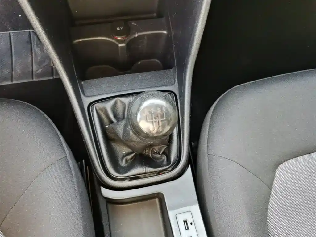 Volkswagen Jetta 2015 Quality Edition 1.4L Manual Fashion фото 14