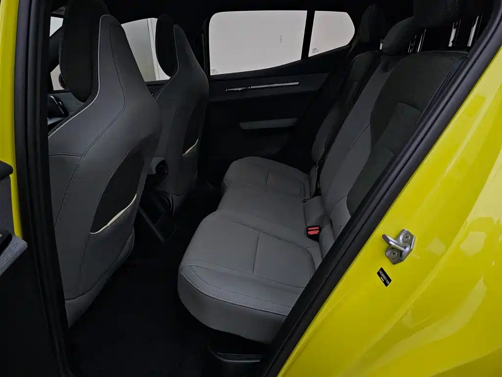 Volvo EX30 2025 Dual Motor AWD High Performance Ultra фото 10