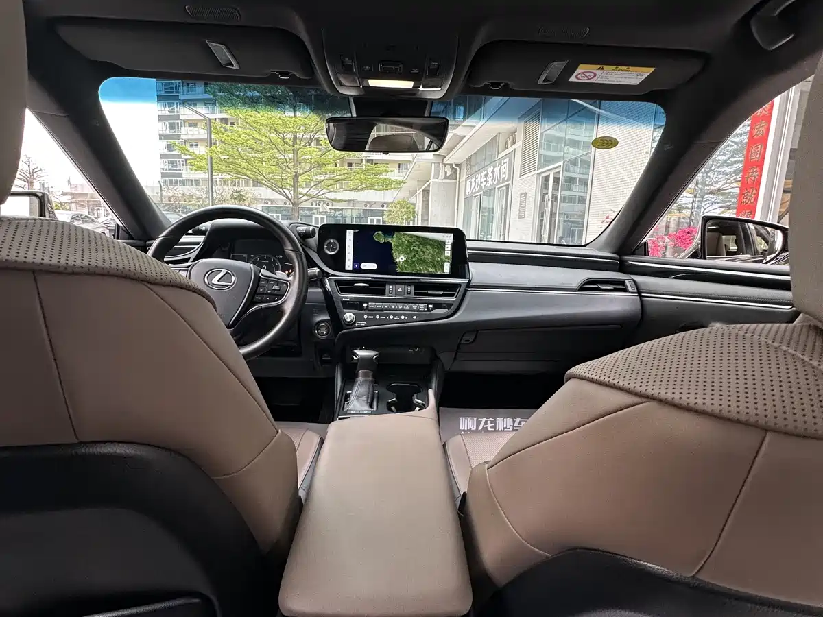 Lexus ES 2023 200 Excellence Edition фото 19
