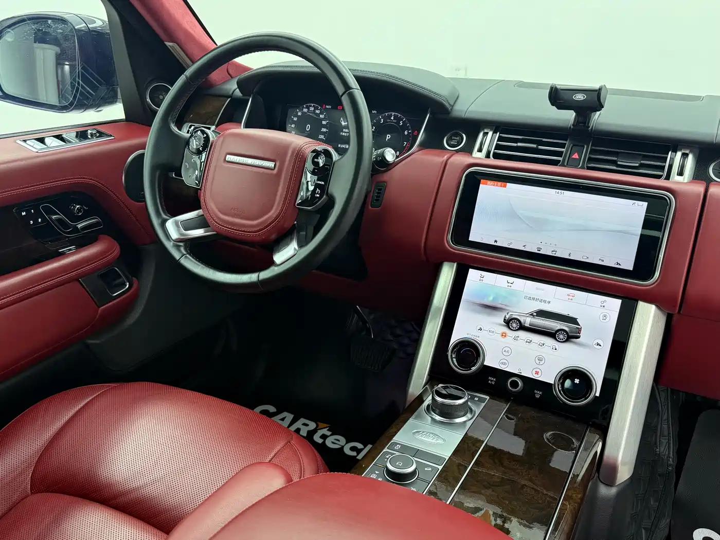 Land Rover Range Rover 2021 3.0 L6 Golden Age Edition фото 18