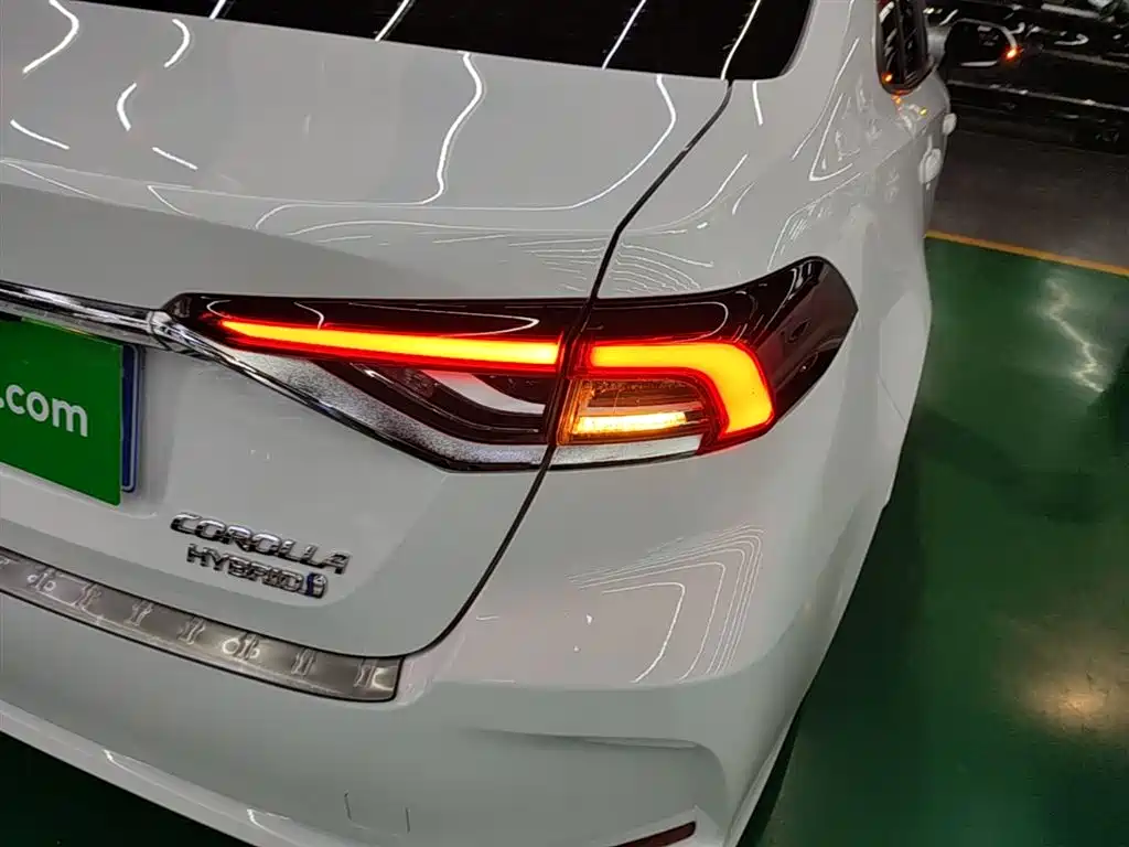 Toyota Corolla 2023 1.8L Smart Hybrid Dual Engine Pioneer Edition фото 8