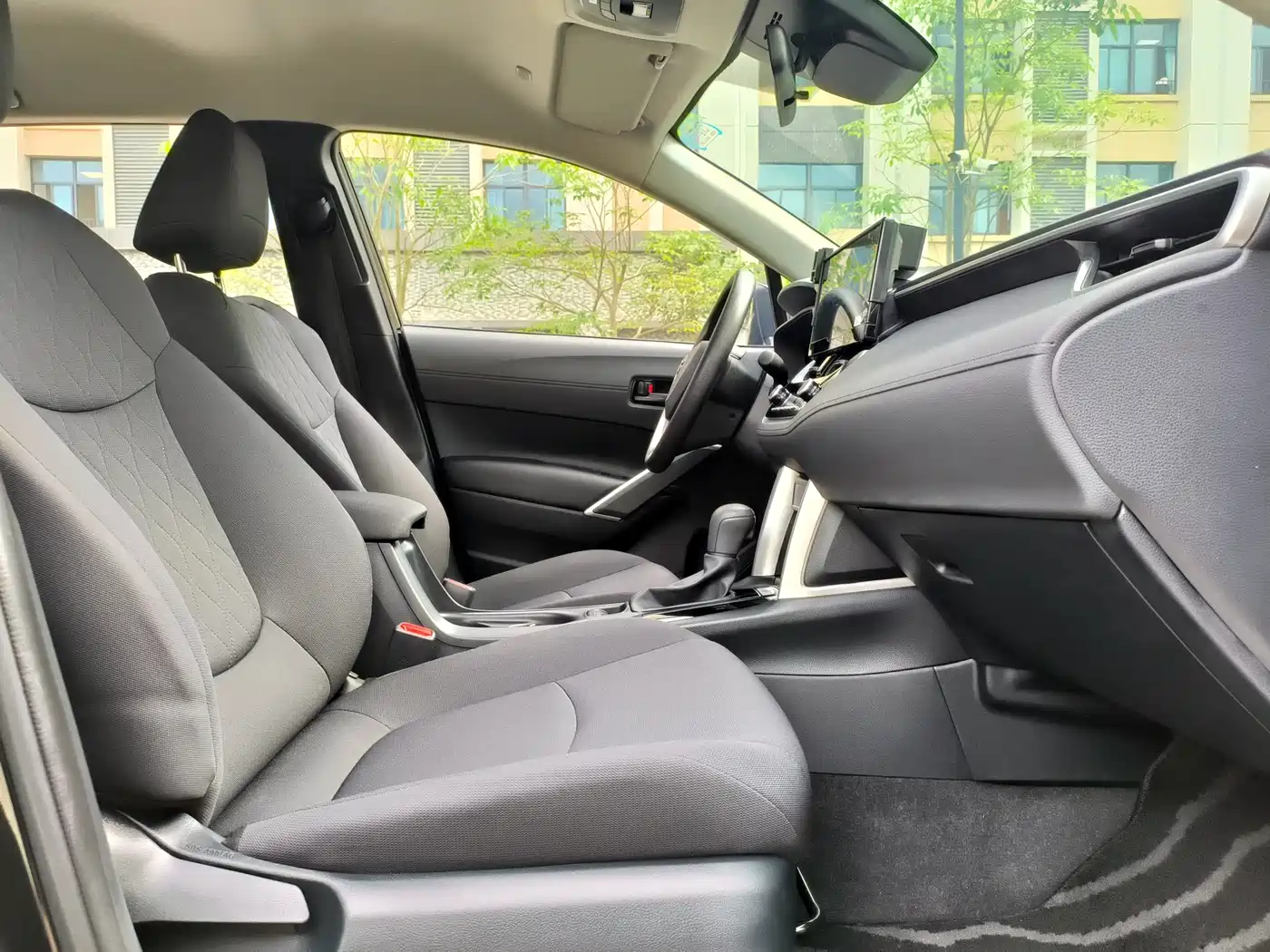 Toyota Corolla Cross 2023 Hybrid 2.0L Pioneer Edition фото 8