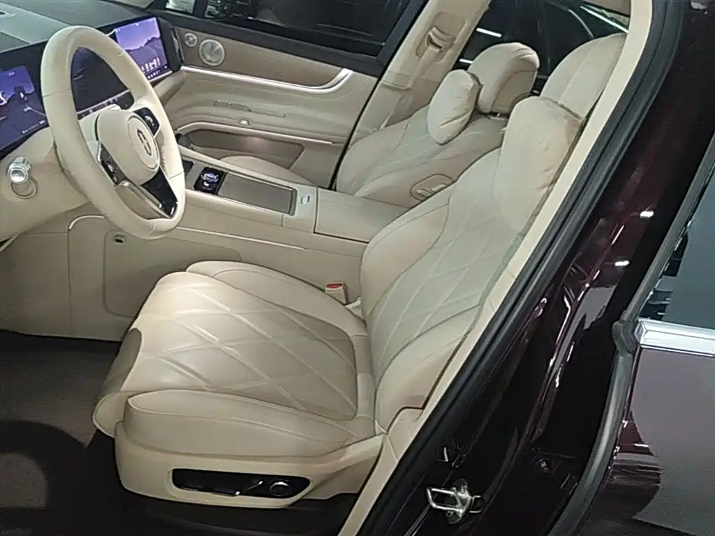 AITO Wenjie AITO M9 2025 Extended Range Ultra 52kWh 6-Seater фото 15