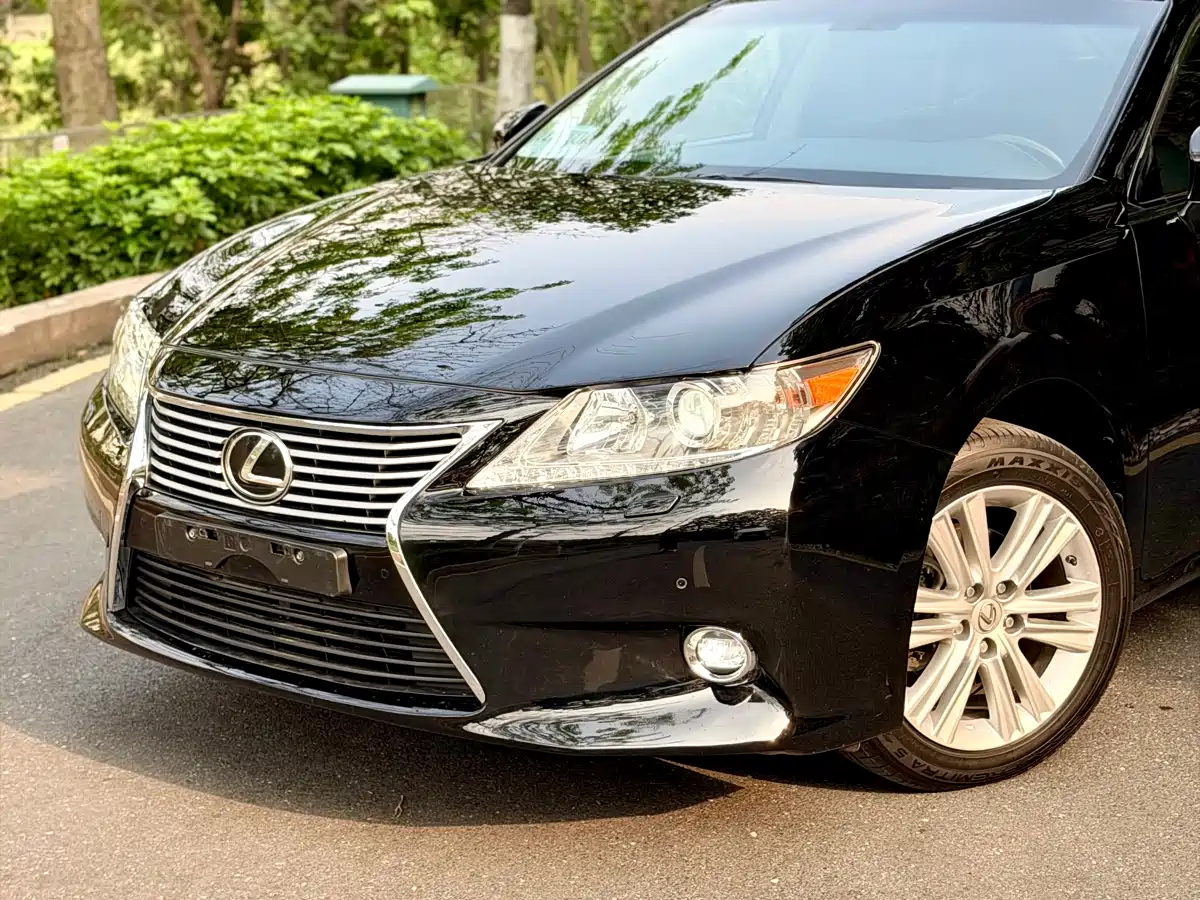 Lexus ES 2013 350 Elegance Edition фото 2