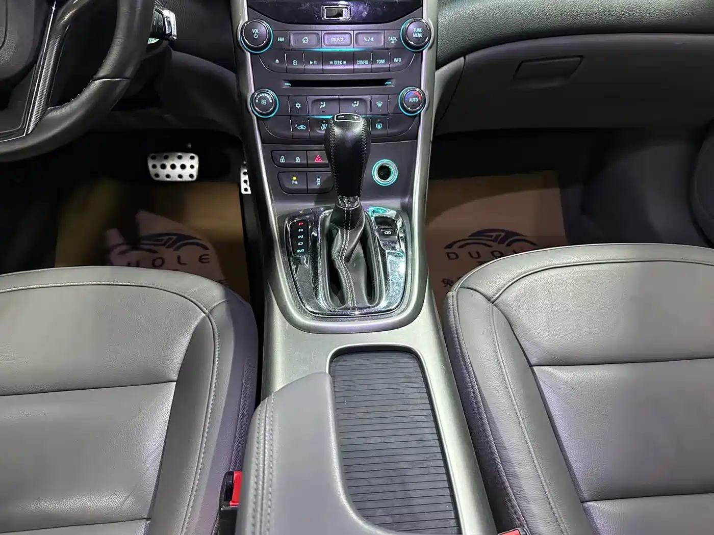 Chevrolet Malibu 2014 2.0L Automatic Luxury фото 12