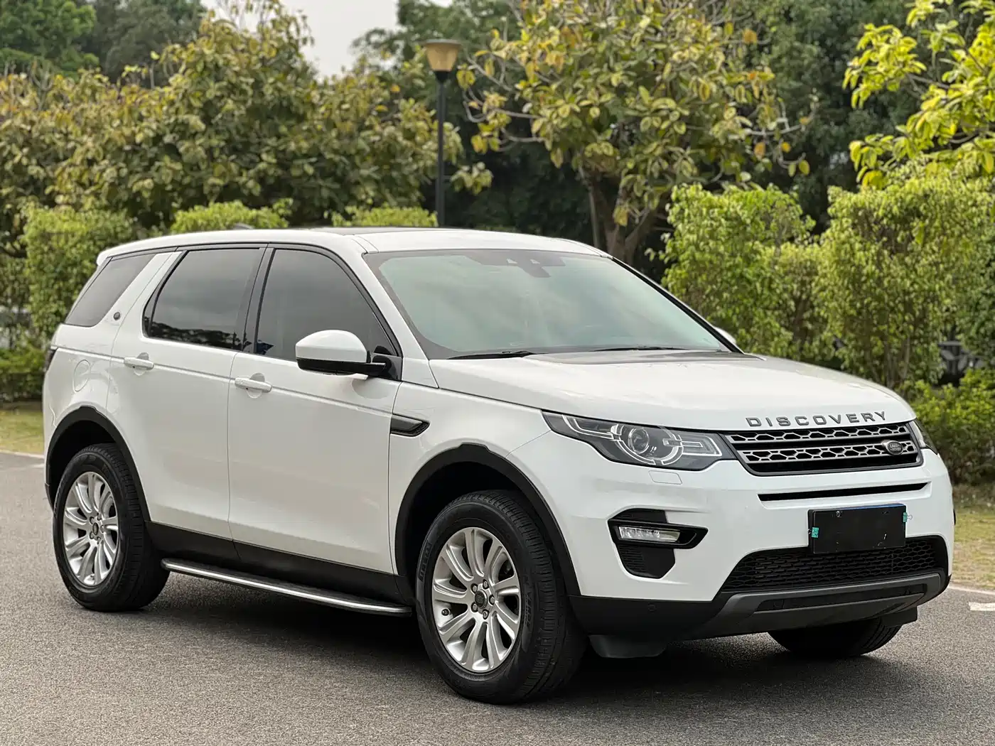 Land Rover Discovery Sport 2017 2.0T SE фото 3