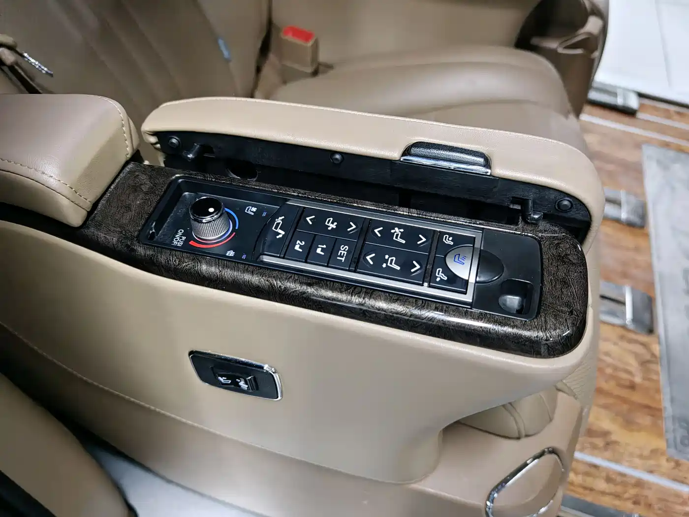 Buick GL8 2021 ES Landlord 653T Luxury фото 10
