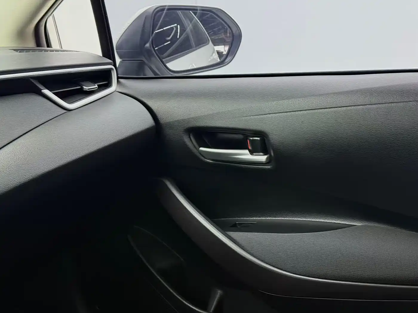 Toyota Corolla 2021 1.2T S-CVT Elite PLUS Edition фото 9
