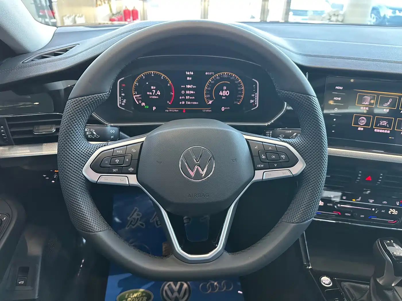 Volkswagen Passat 2025 Outstanding 380TSI Starlight Dragon Soaring Edition фото 10