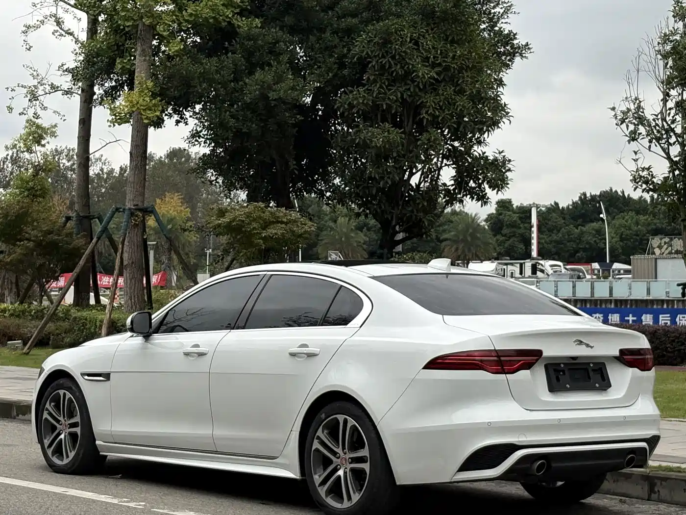 Jaguar XEL 2024 2024 Model 2.0T 200PS R-DYNAMIC Youth Sport Edition