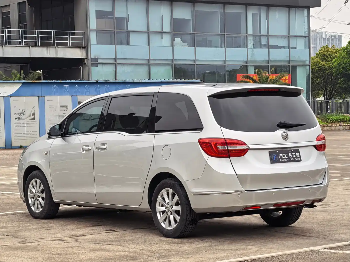 Buick GL8 2017 25S Comfort China V фото 5