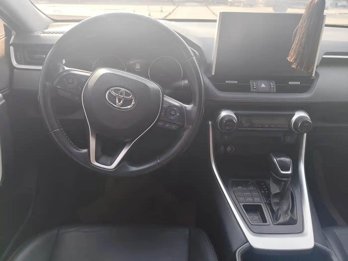 Toyota Wildlander 2022 2.0L CVT AWD Luxury Edition фото 6