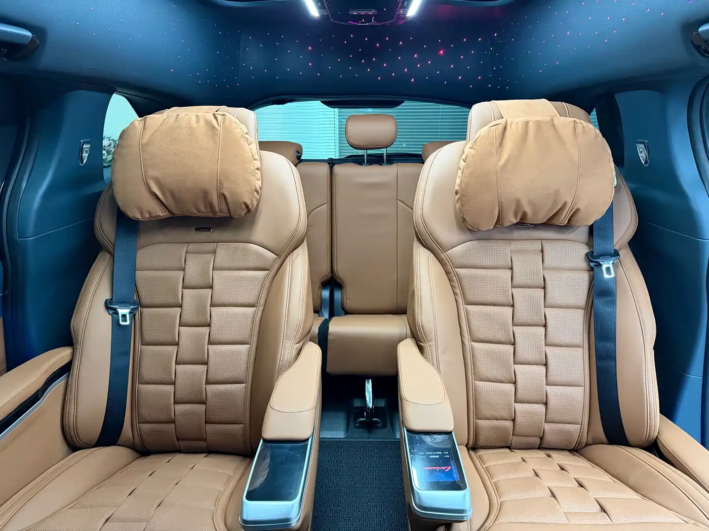 Toyota Granvia 2026 Model 2.5L Hybrid Luxury Edition фото 11