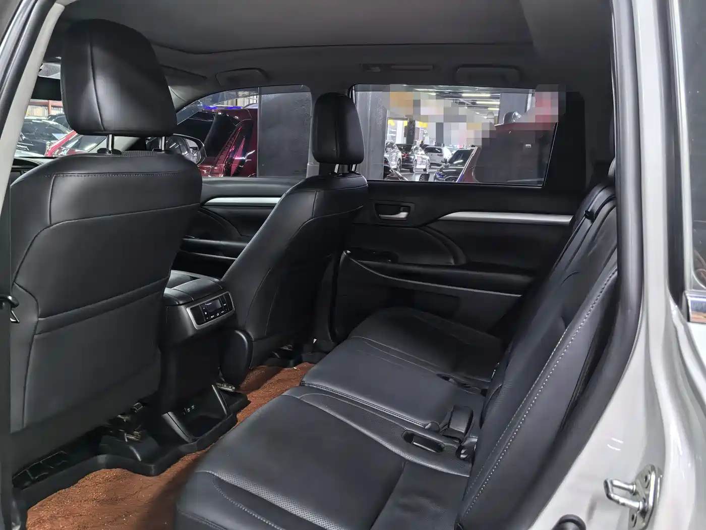 Toyota Highlander 2018 2.0T 4WD Luxury 7-seater China VI фото 9