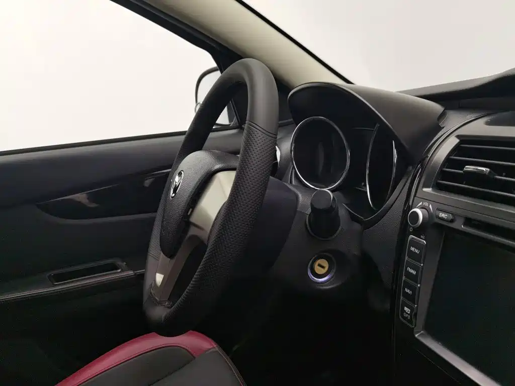 BAIC Huansu S3 2015 2015 1.5L Luxury (China V)