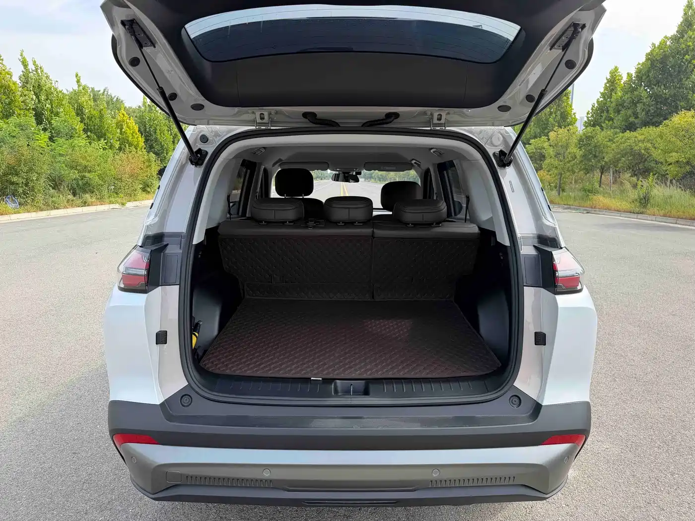 Wuling Motors Starlight 560 NEV 2026 2025 Model Plug-in Hybrid Version 5-seater