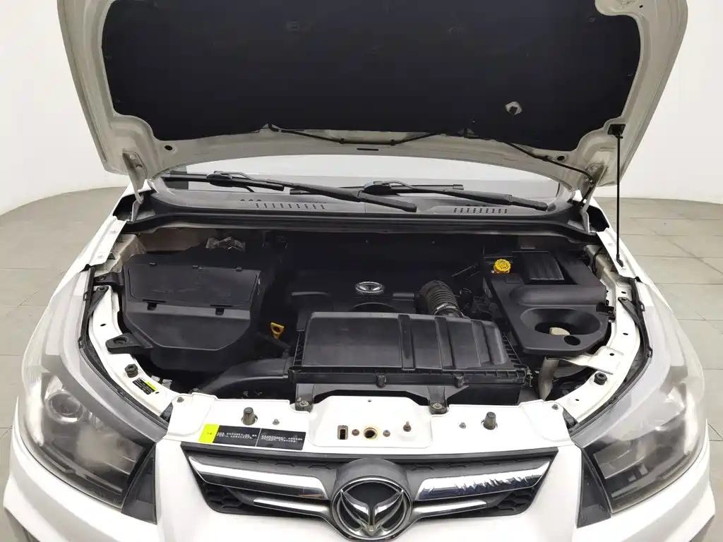 BAIC Huansu S3 2015 2015 1.5L Luxury (China V)