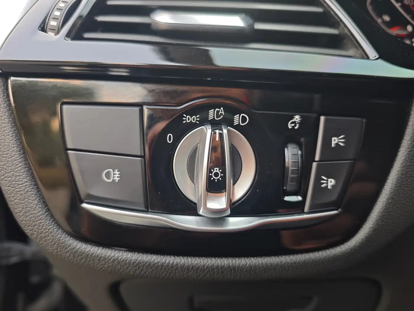 BMW 5 Series 2021 530Li Leading Luxury Package фото 16