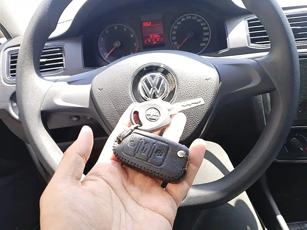 VOLKSWAGEN SANTANA