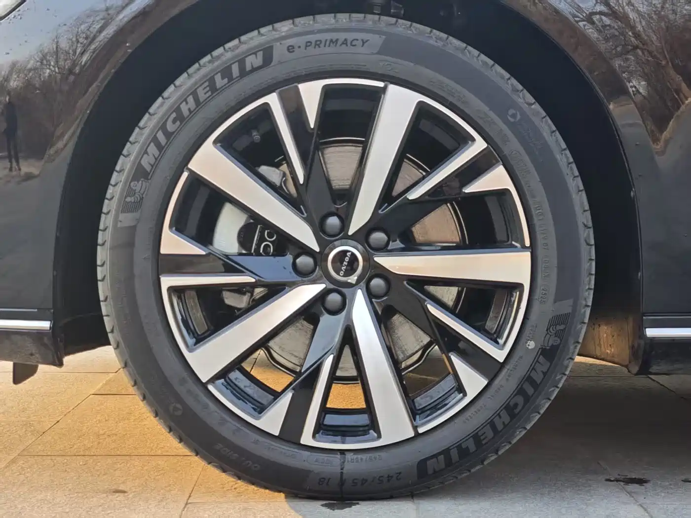 VOLVO S90