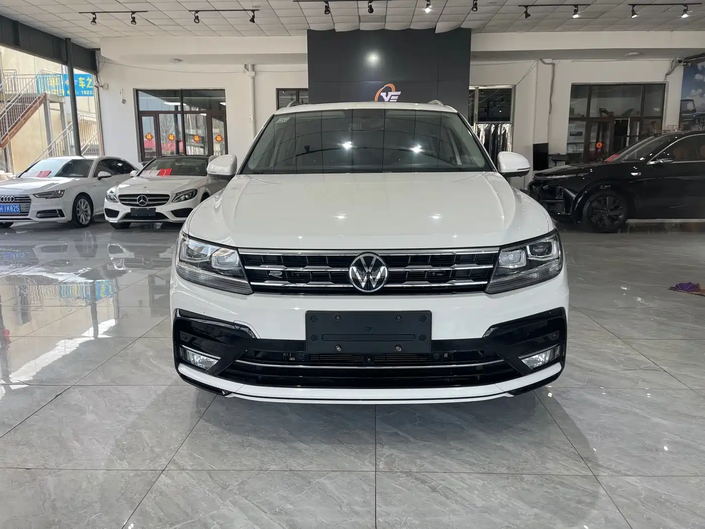 Volkswagen Tiguan L 2021 330TSI Automatic 2WD R-Line Flagship фото 2