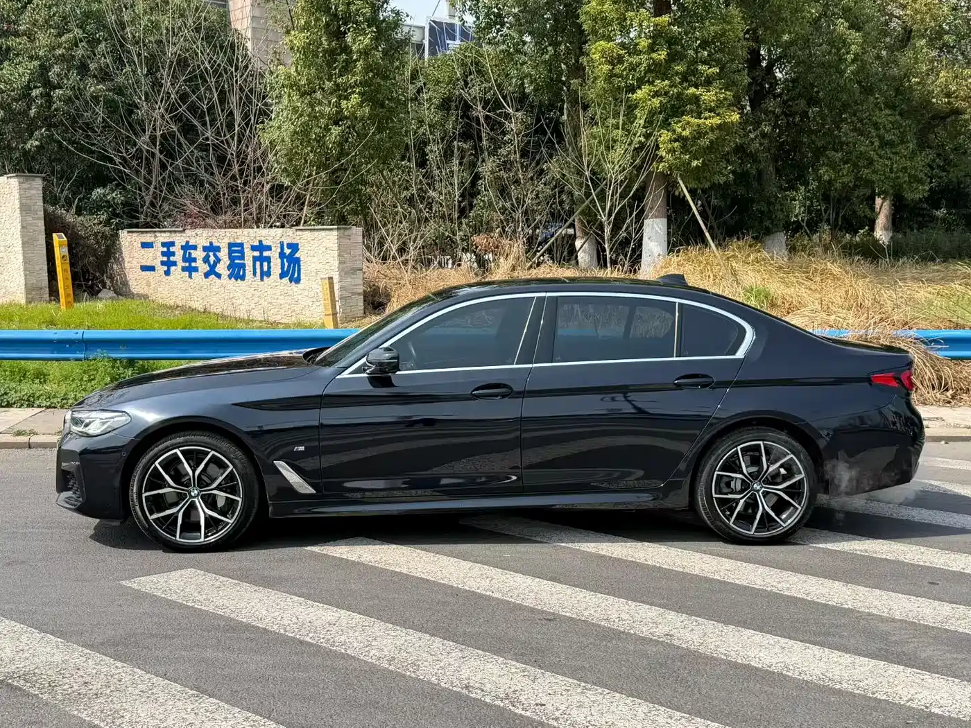 BMW 5 Series 2022 530Li Exclusive M Sport Package фото 3