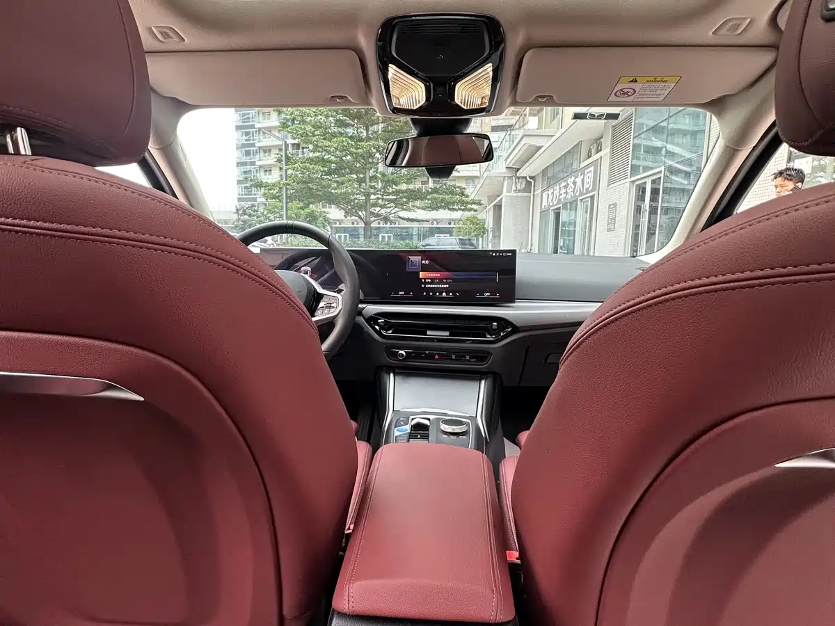 BMW i3 2025 eDrive 35 L фото 24