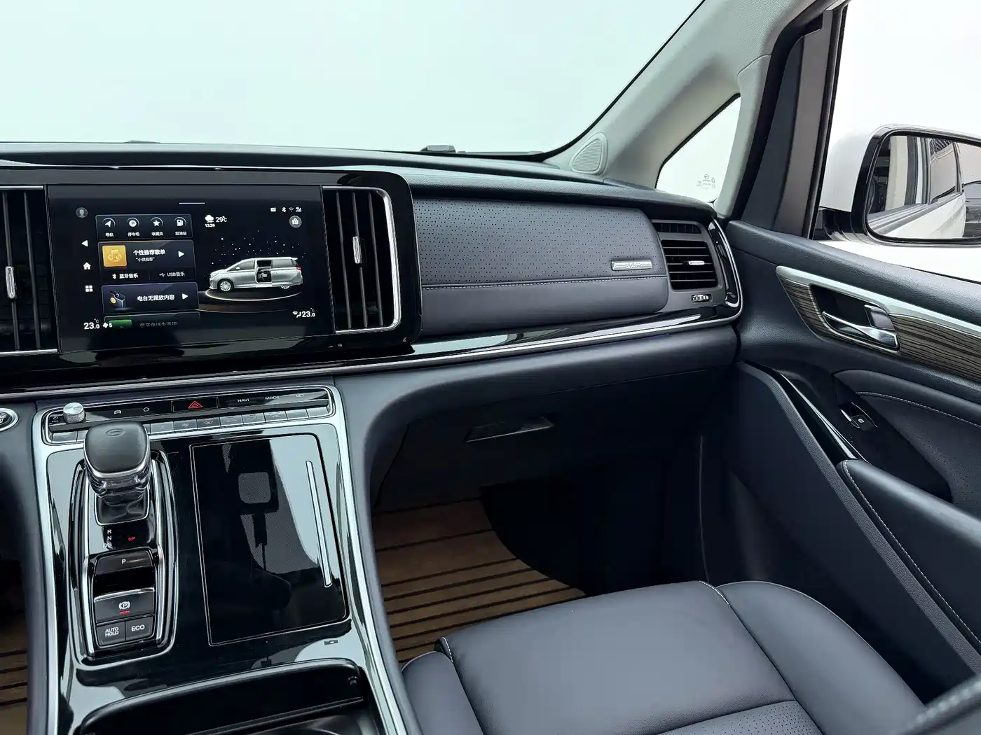 GAC Trumpchi Trumpchi M8 2021 Leading Show Series 390T Premium Edition фото 9