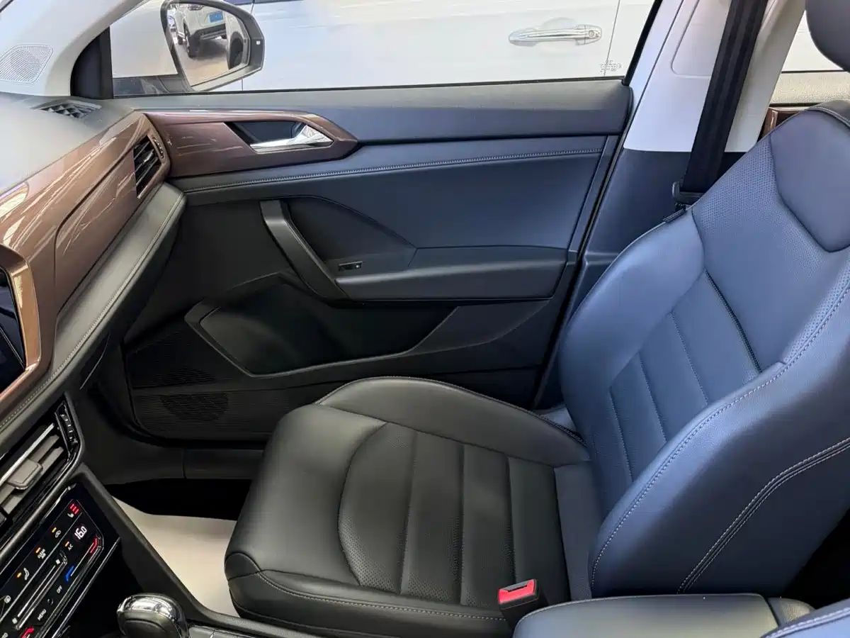 Volkswagen Tharu 2022 280TSI FWD Luxury Edition фото 12