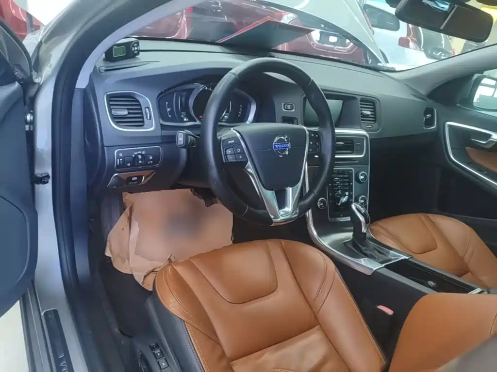 Volvo V60 2017 2014 T5 Wisdom & Elegance