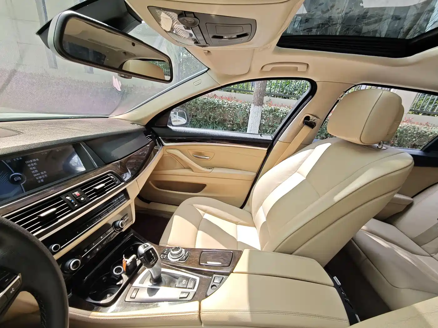 BMW 5 Series 2012 523Li Luxury фото 10