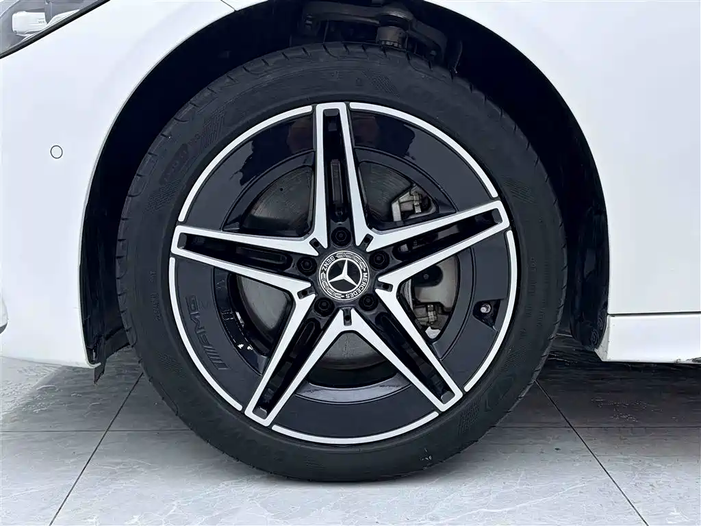 Mercedes-Benz C-Class 2024 C 260 L Night Edition Sport фото 9