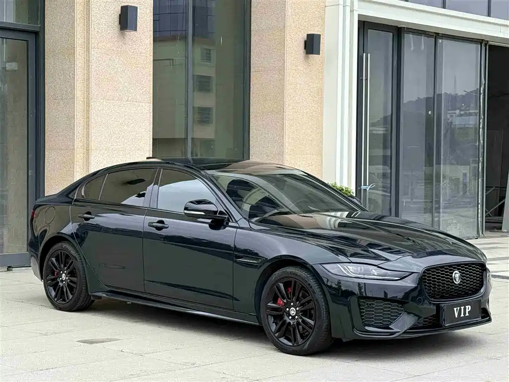 Jaguar XEL 2024 Model 2.0T 250PS R-DYNAMIC S Gloss Black Sport Edition фото 3