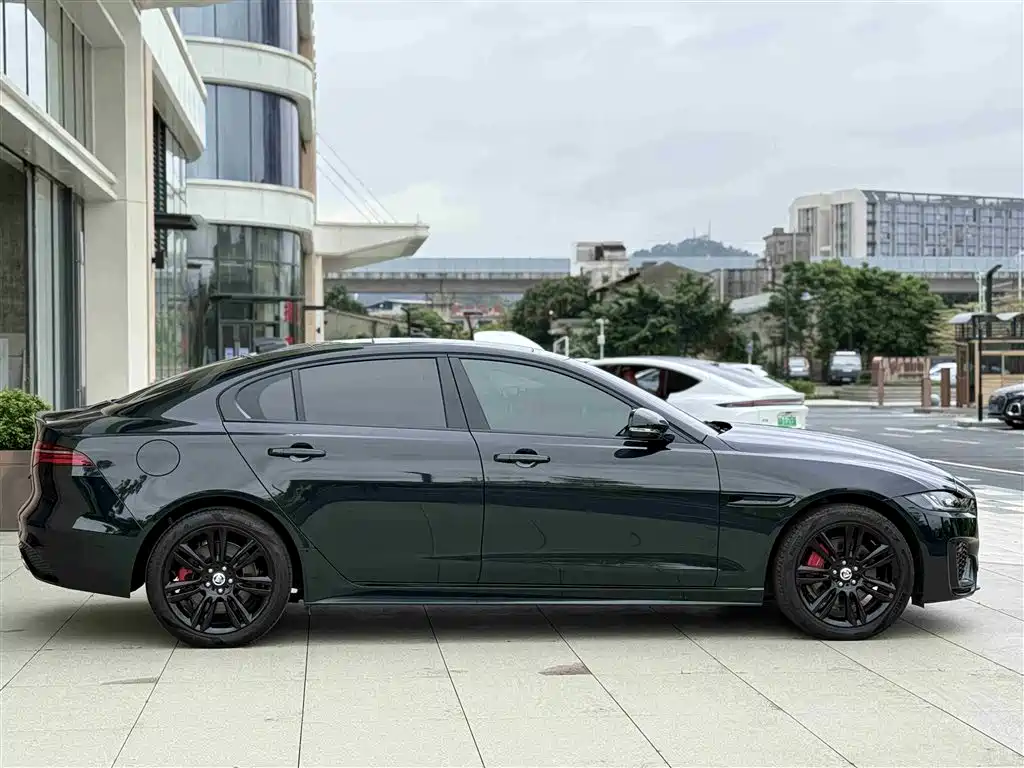 Jaguar XEL 2024 Model 2.0T 250PS R-DYNAMIC S Gloss Black Sport Edition фото 9