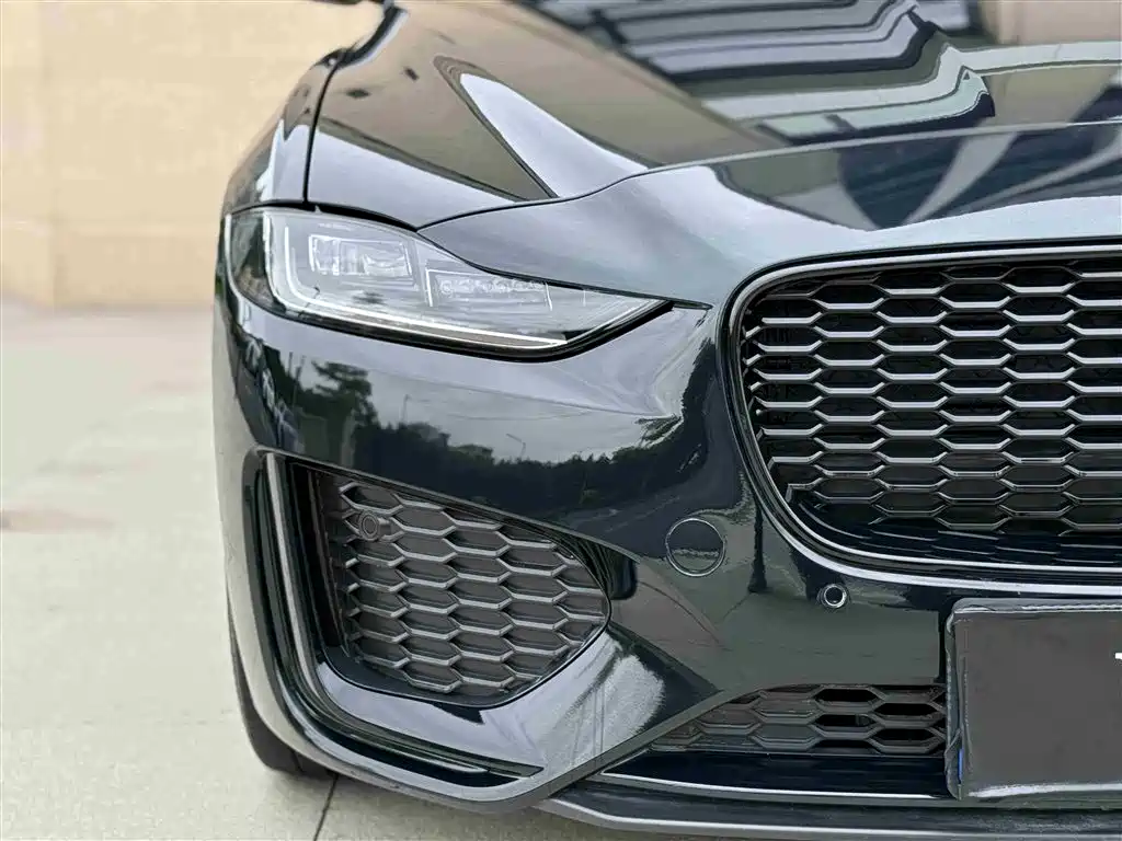 Jaguar XEL 2024 Model 2.0T 250PS R-DYNAMIC S Gloss Black Sport Edition фото 11