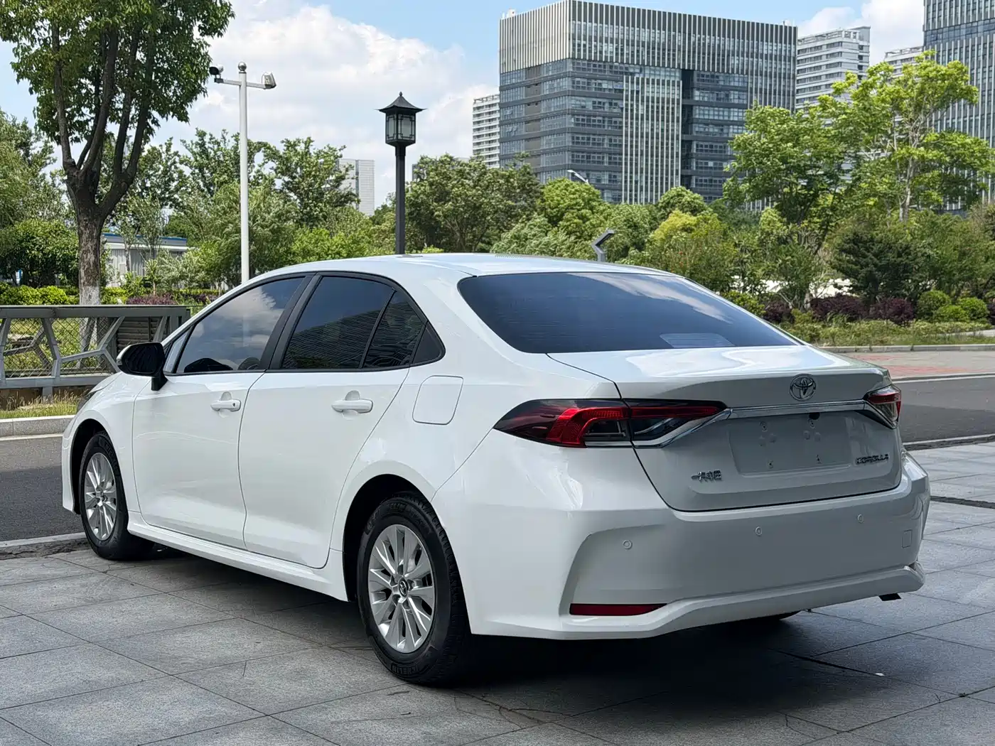 Toyota Corolla 2021 TNGA 1.5L CVT Pioneer Edition фото 7