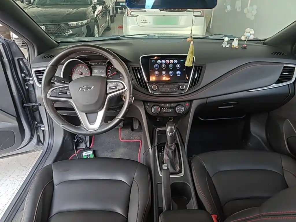 Chevrolet Monza 2019 2019 RS 330T Auto Smooth Edition China VI
