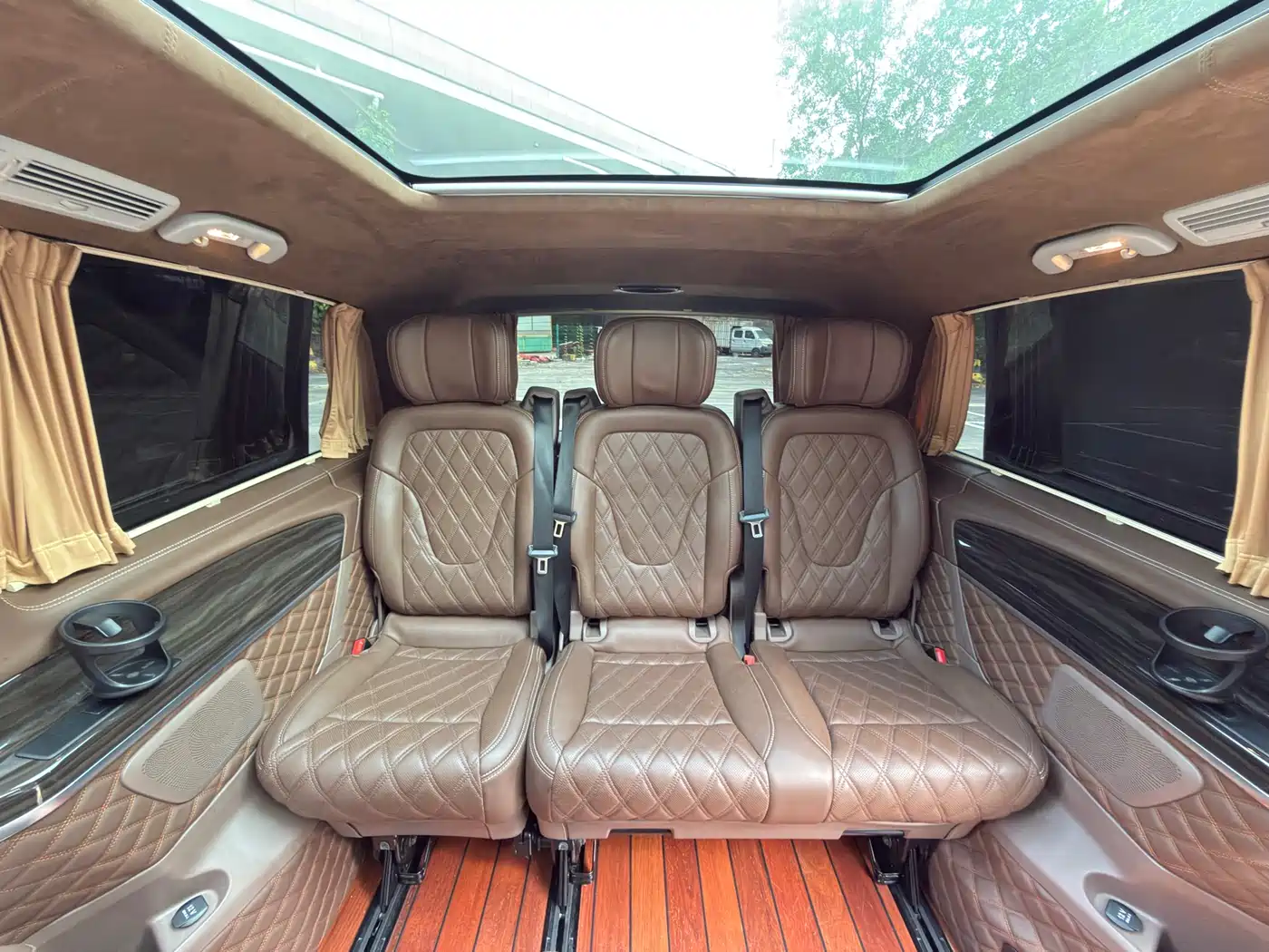 Mercedes-Benz V-Class 2017 Model V 260 Pilot Edition фото 7