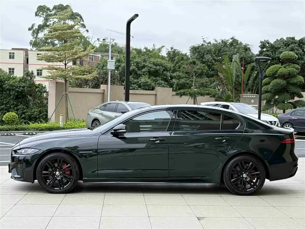 Jaguar XEL 2024 Model 2.0T 250PS R-DYNAMIC S Gloss Black Sport Edition фото 8