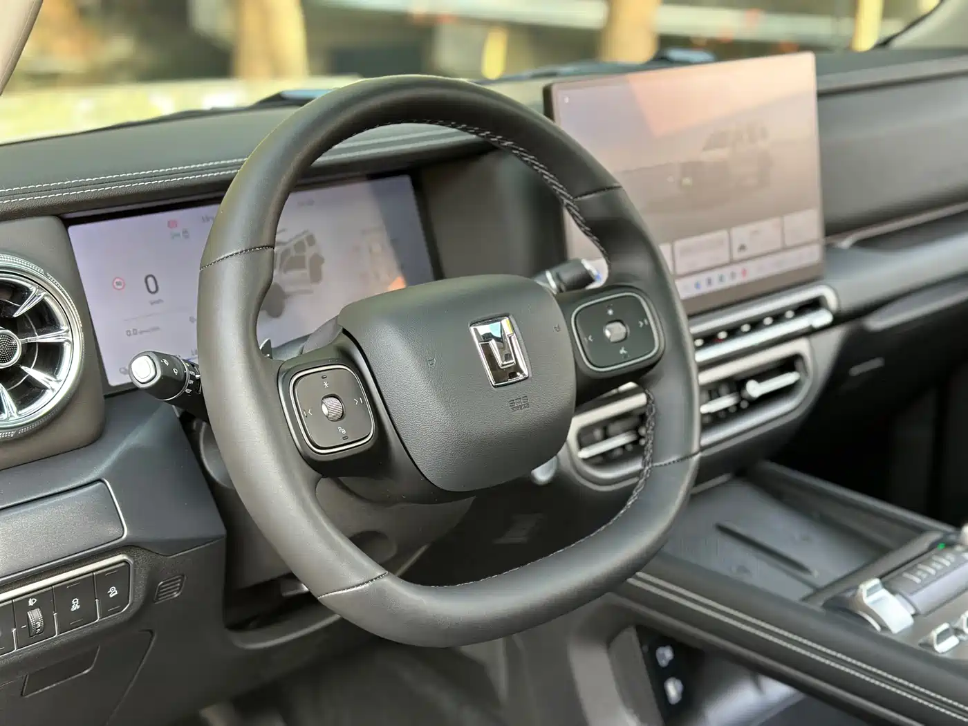 TANK TANK 300 NEW ENERGY