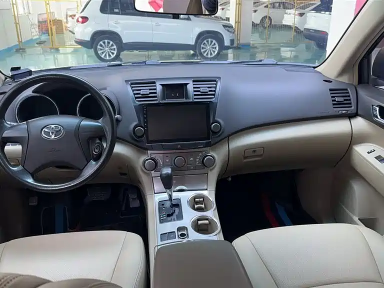 Toyota Highlander 2012 2.7L 2WD 7-Seat Elite фото 11