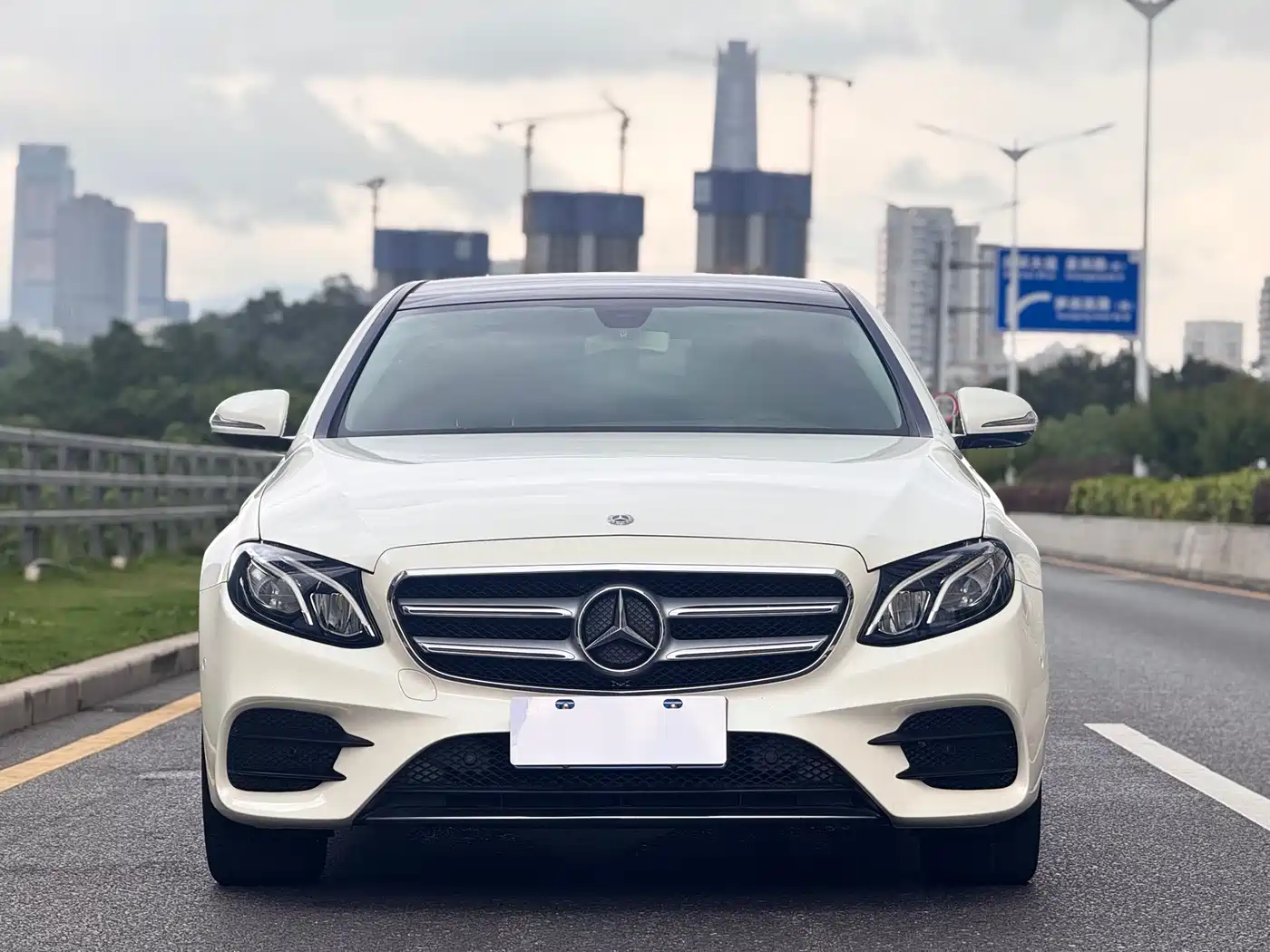 Mercedes-Benz E-Class 2018 E 300 L Sport Fashion фото 2