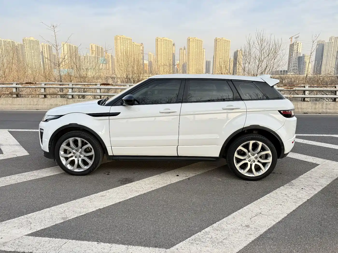 Land Rover Range Rover Evoque 2018 240PS SE DYNAMIC Smart Edition фото 11