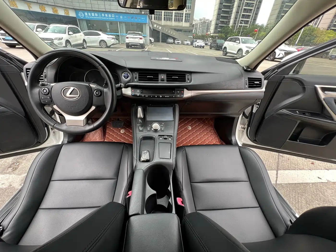 Lexus CT 2014 CT200h Elite Edition Dual Tone фото 17