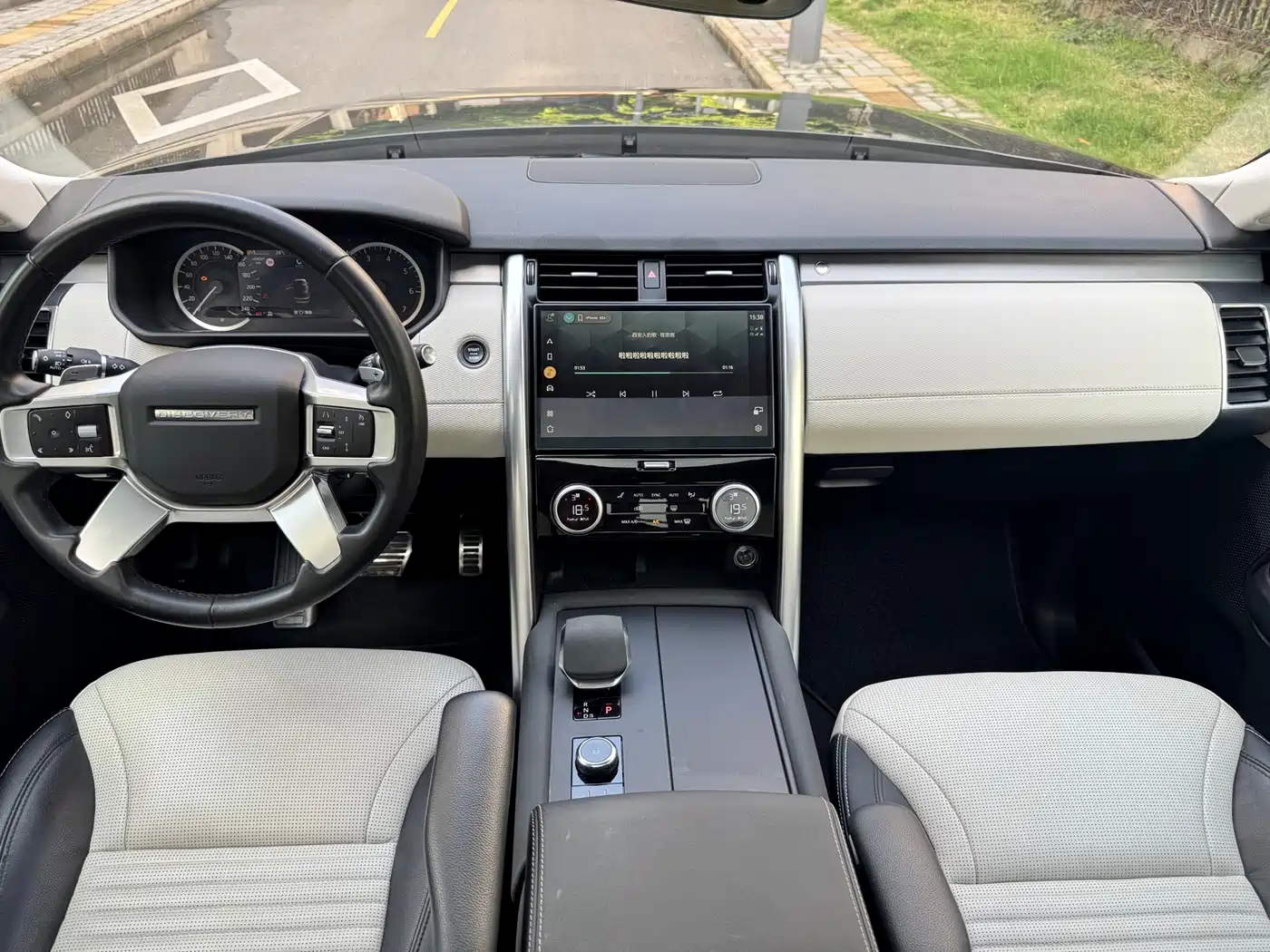 Land Rover Discovery 2023 Facelift 360PS R-Dynamic S фото 19