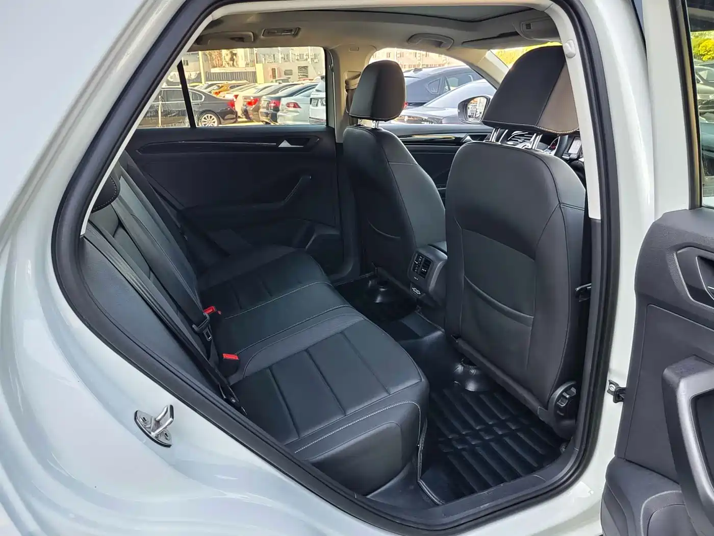 Volkswagen T-ROC 2018 280TSI DSG 2WD Comfort (China V) фото 12