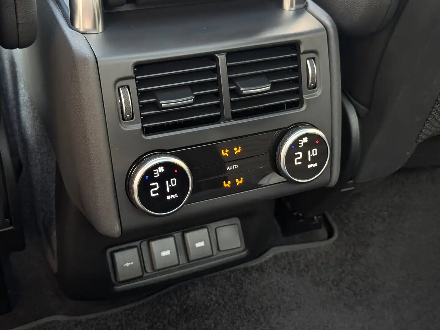 Land Rover Discovery 2023 Facelift 360PS R-Dynamic S фото 16