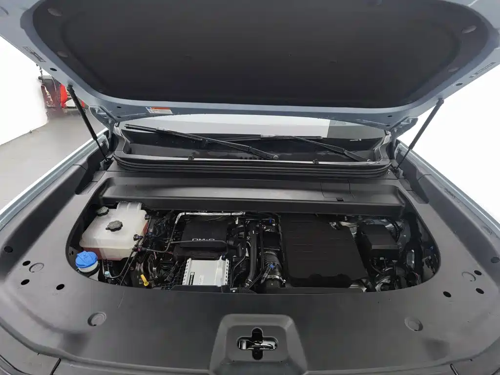 Fang Cheng Bao Titanium 7 2026 2025 AWD Base Model