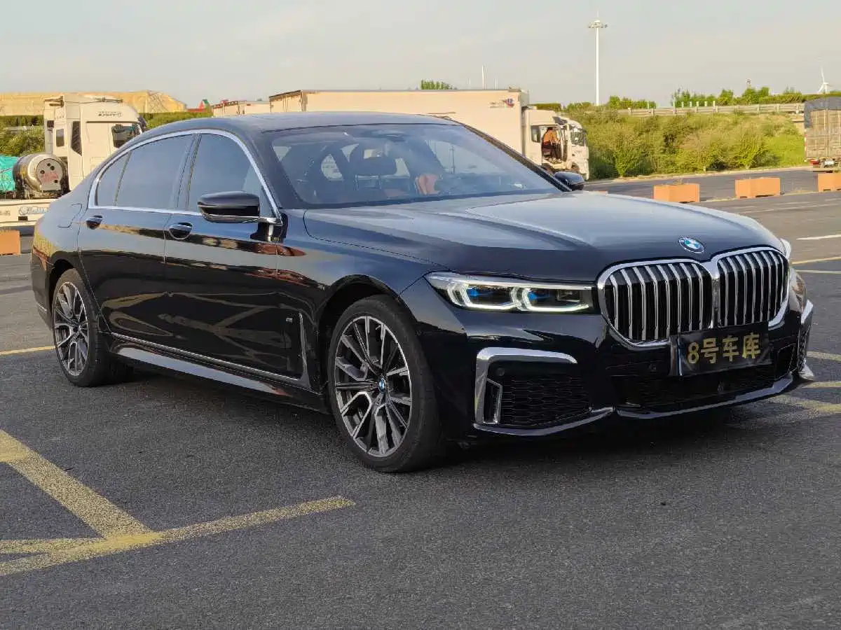 BMW 7 Series 2021 Model 740Li xDrive Executive M Sport Package фото 3