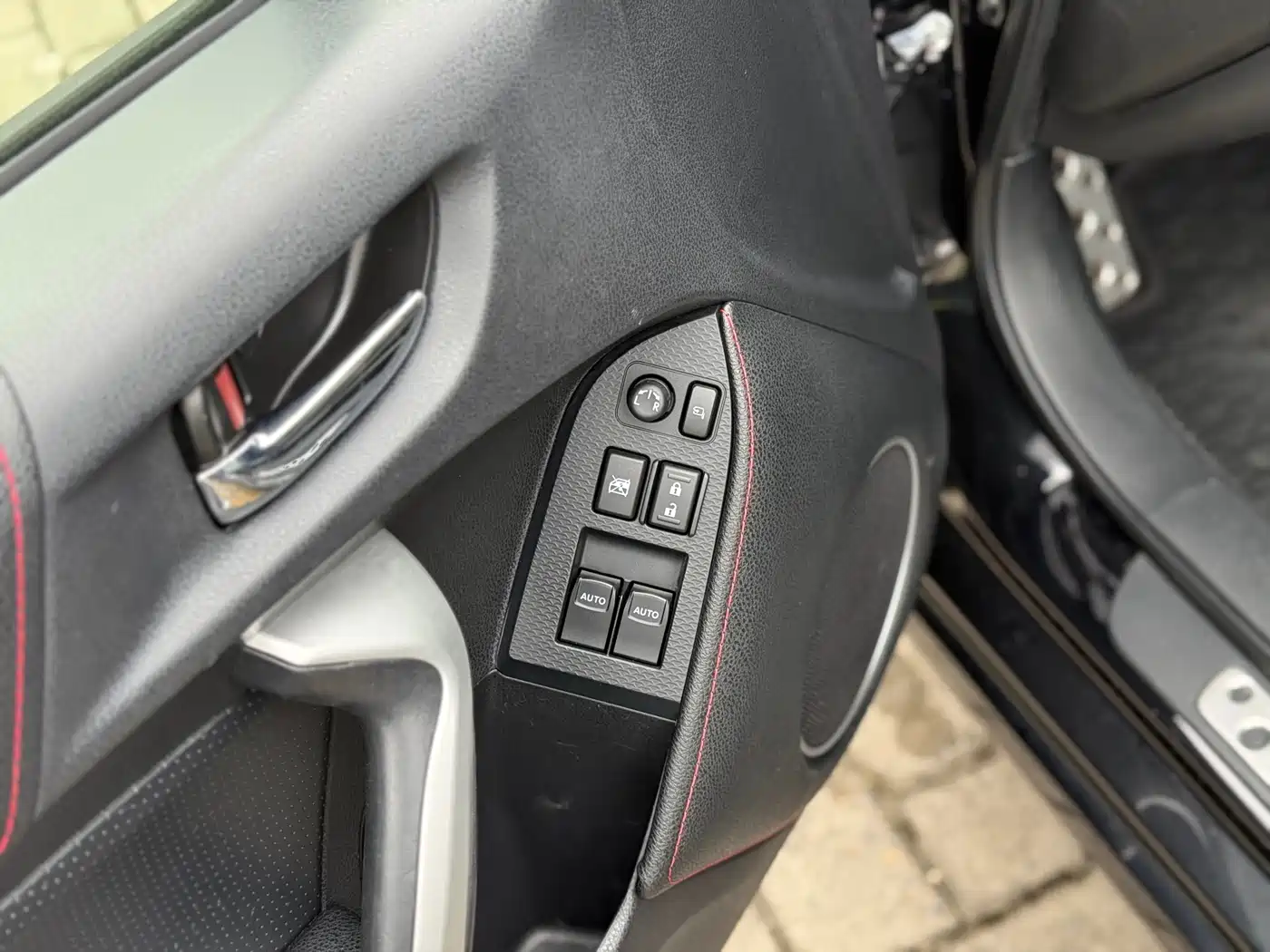Toyota 86 2017 2.0L Manual Luxury фото 9